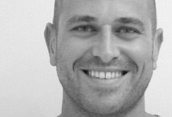 Μαυροβουνιώτης Νίκος – Γναθοχειρουργός Αμπελόκηποι