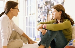 parent_talking_to_kid_4yourhealth.gr_ιατρικός_κατάλογος_υγείας