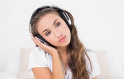 giati_mas_aresei_na_akoume_lipitera_tragoudia-4yourhealth.gr-katalogos_giatrwn-efimeries_farmakeiwn_nosokomeiwn