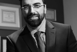 Βασταρδής Γεώργιος – Χειρουργός σπονδυλικής στήλης Ιλίσια